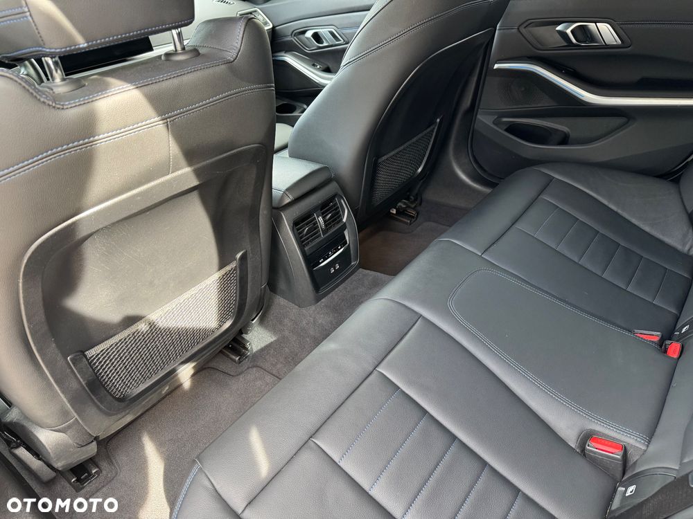 BMW Seria 3 - 16