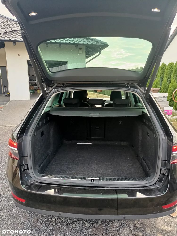 Skoda Superb 2.0 TSI Active DSG - 9