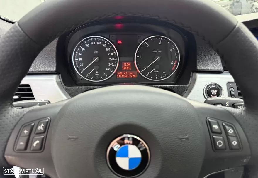 BMW 318 d Pack M - 24