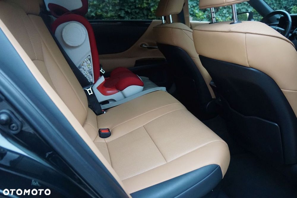 Lexus ES 300h Business Edition - 16