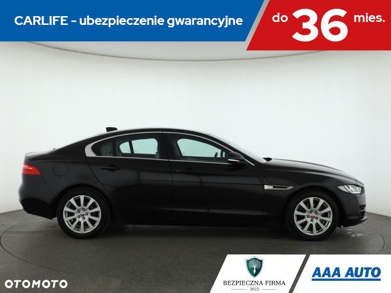 Jaguar XE - 8