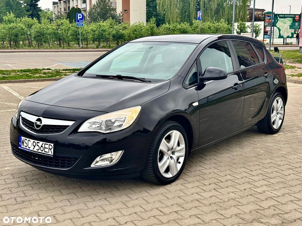 Opel Astra 1.4 Turbo Design Edition - 1