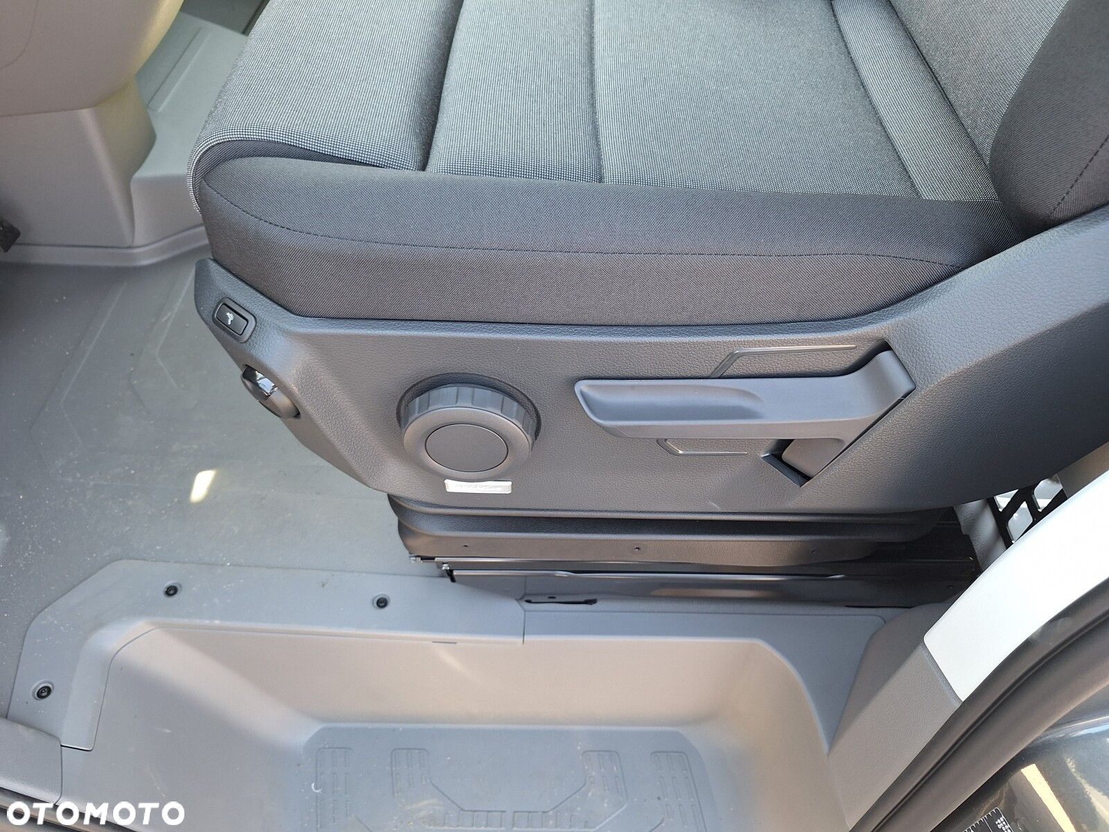 Volkswagen Crafter 35 furgon 177km Automat 3640 - 22