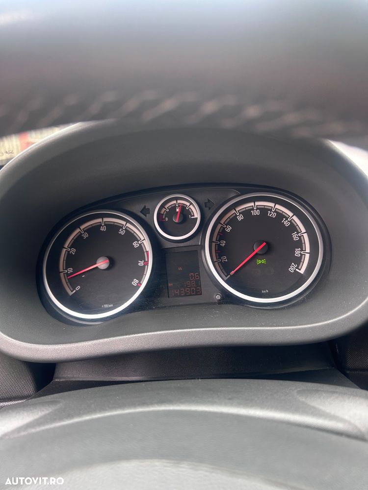 Opel Corsa 1.4 16V Active - 3