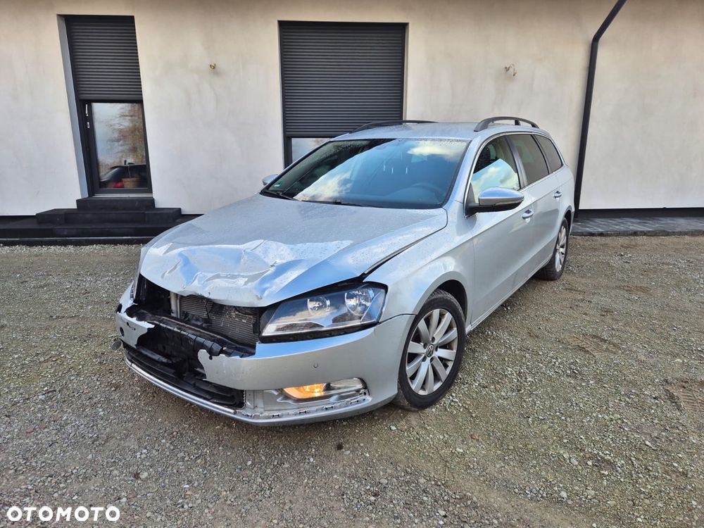 Volkswagen Passat - 2