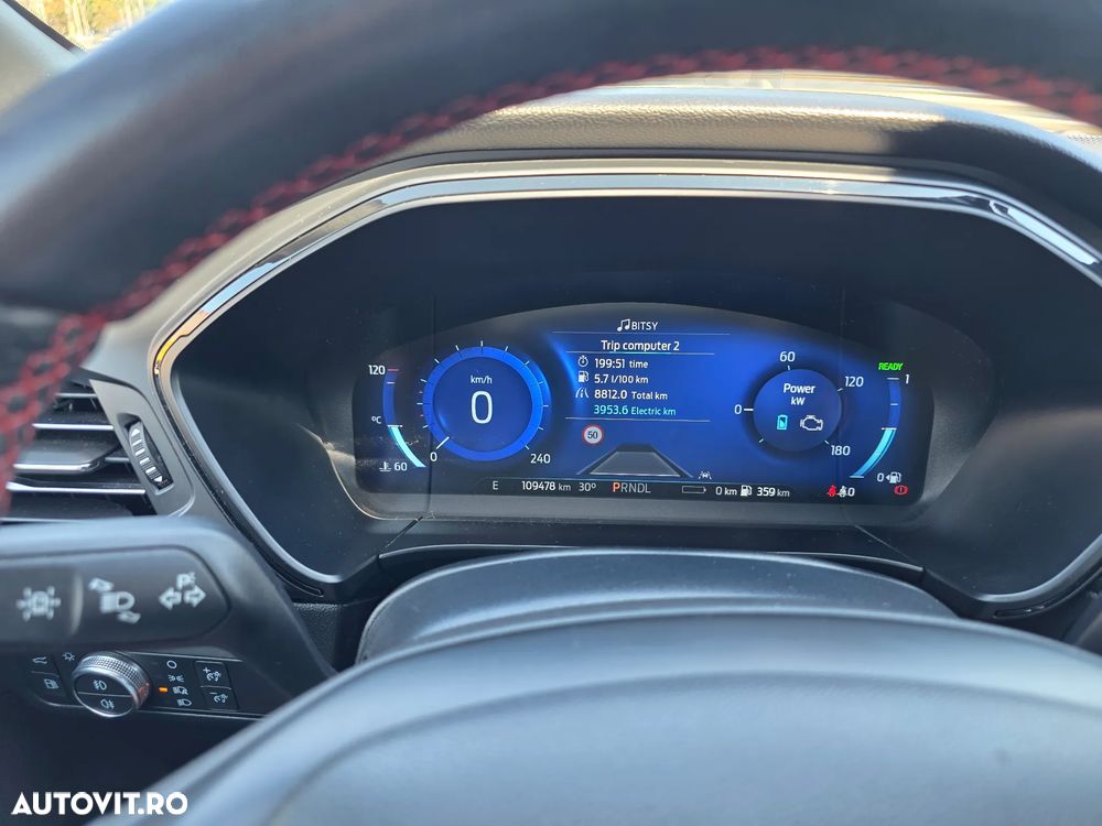 Ford Kuga 2.5 Duratec PHEV ST-LINE - 8