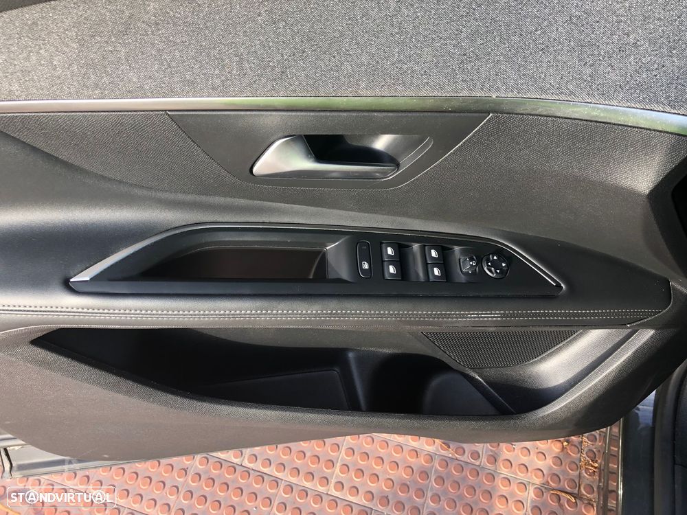 Peugeot 5008 BlueHDI 120 EAT6 Allure - 8