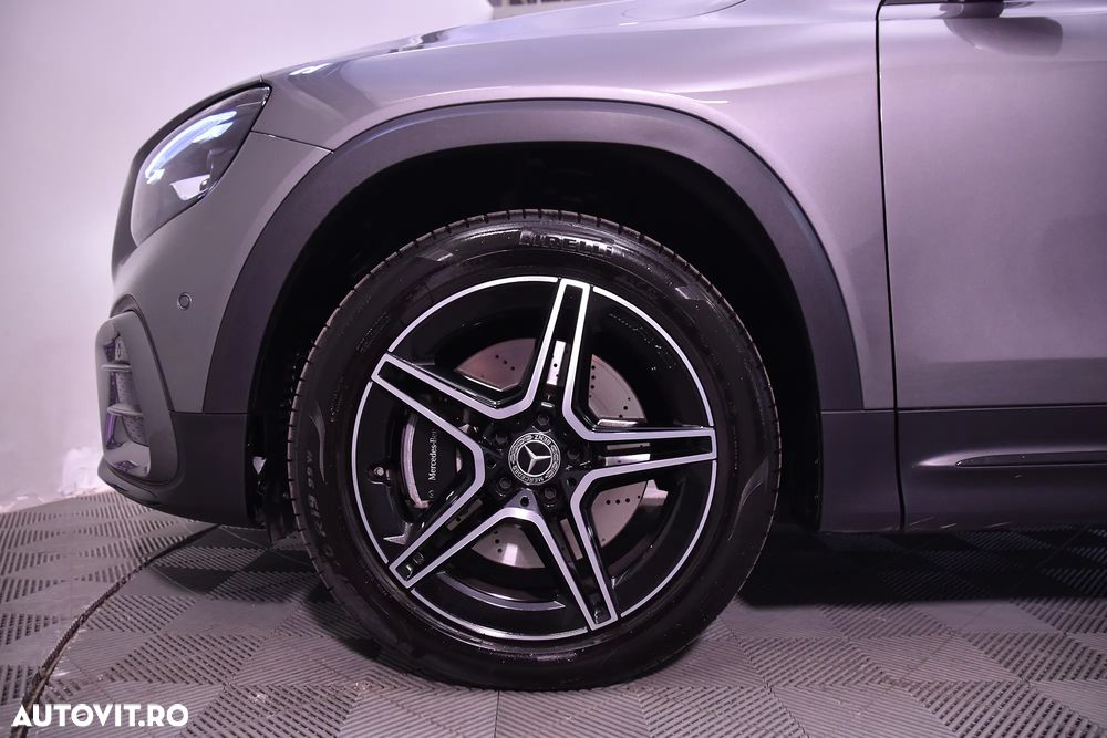 Mercedes-Benz GLB - 14