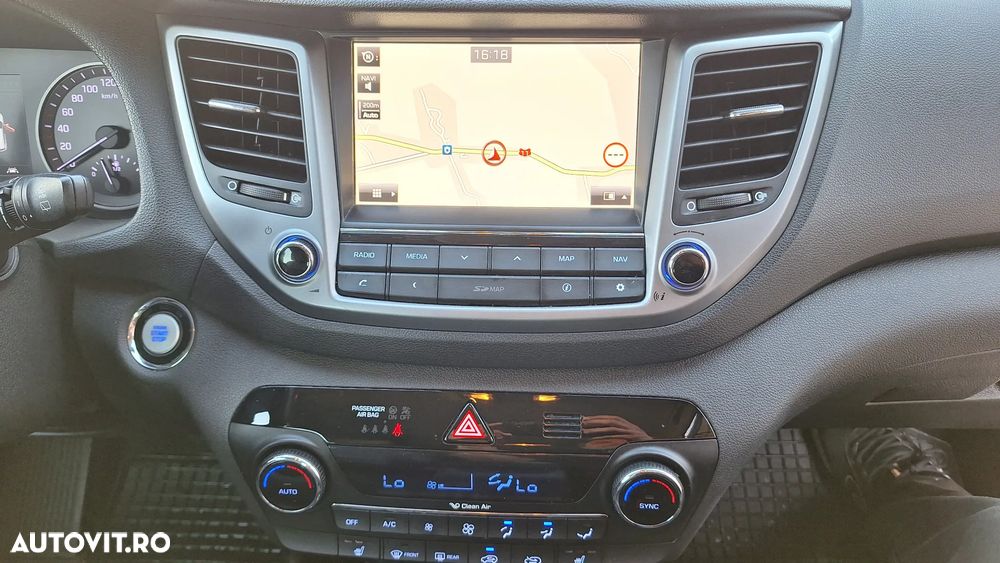 Hyundai Tucson blue 2.0 CRDi 4WD Aut. Premium - 12