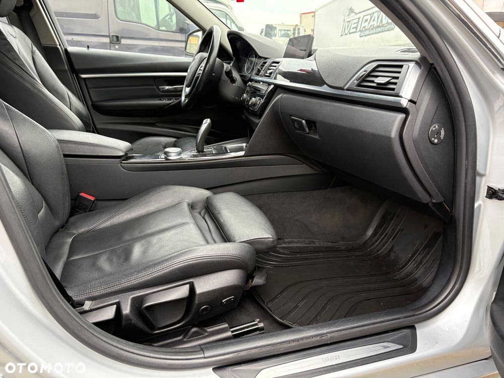 BMW Seria 3 320d Edition Luxury Line Purity - 12