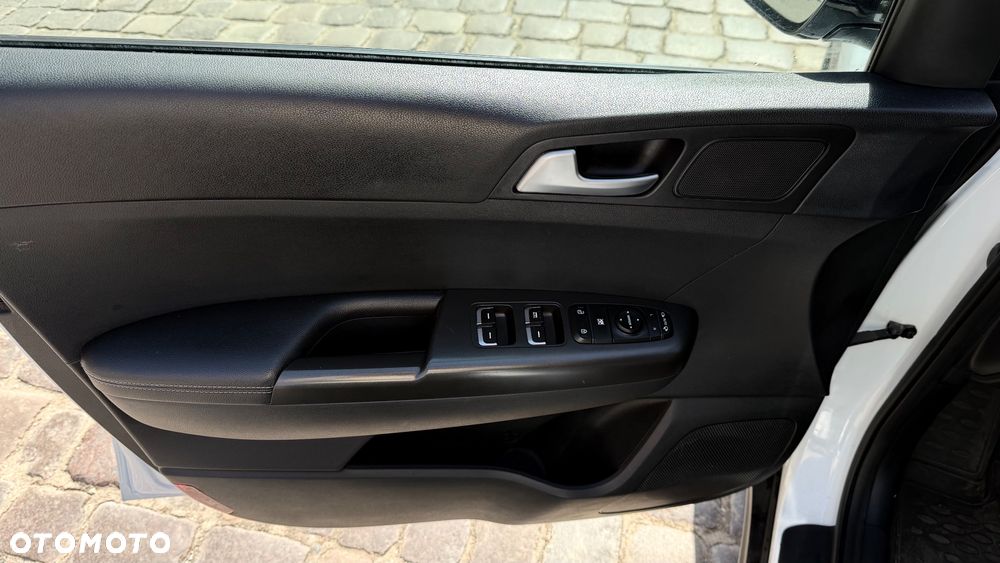 Kia Sportage 1.7 CRDI 2WD Dream-Team Edition - 17