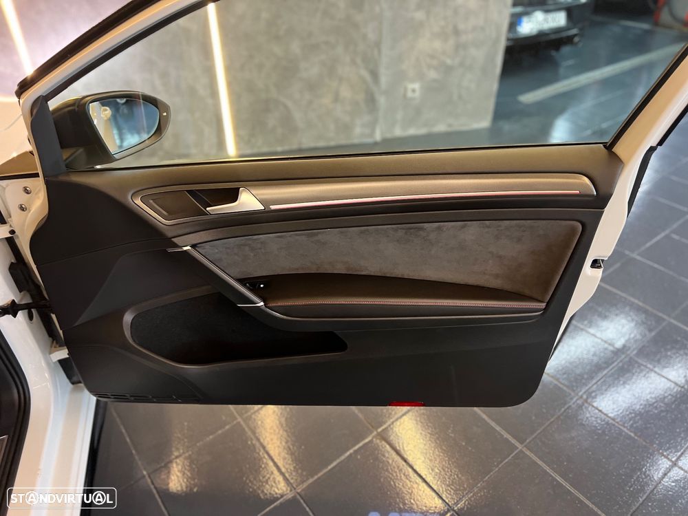 VW Golf GTI TCR 2.0 TSI OPF DSG - 18