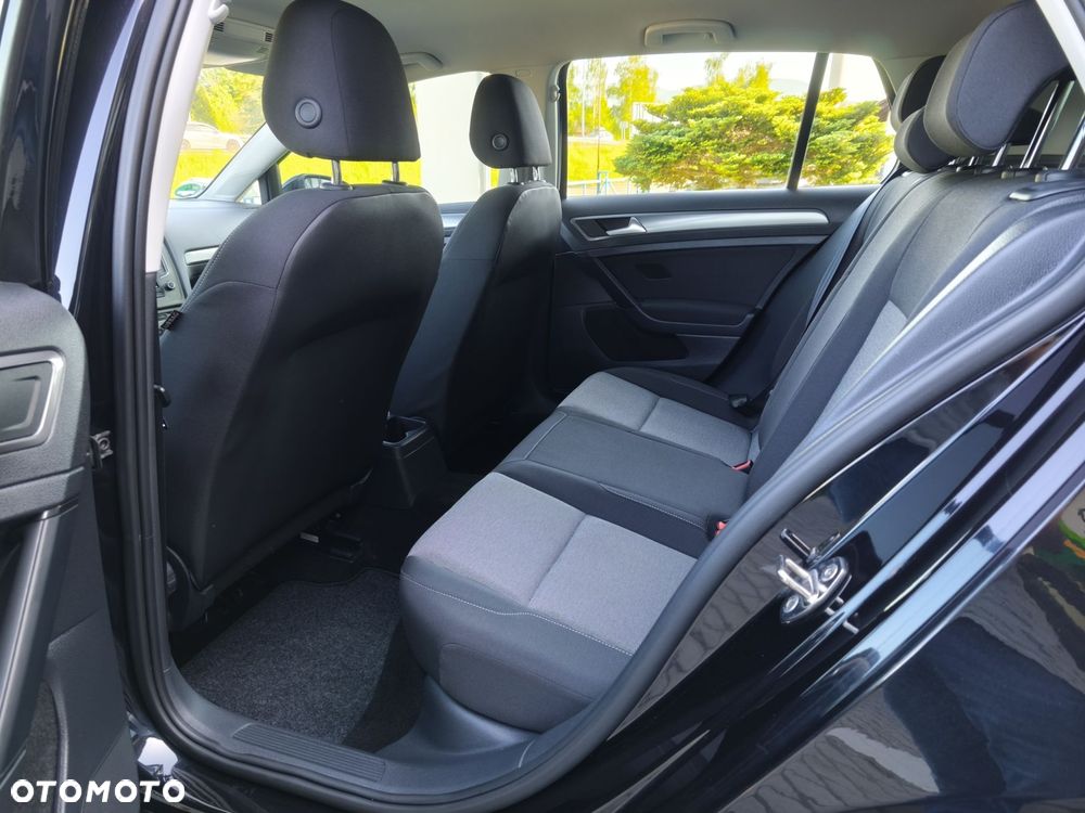 Volkswagen Golf - 12