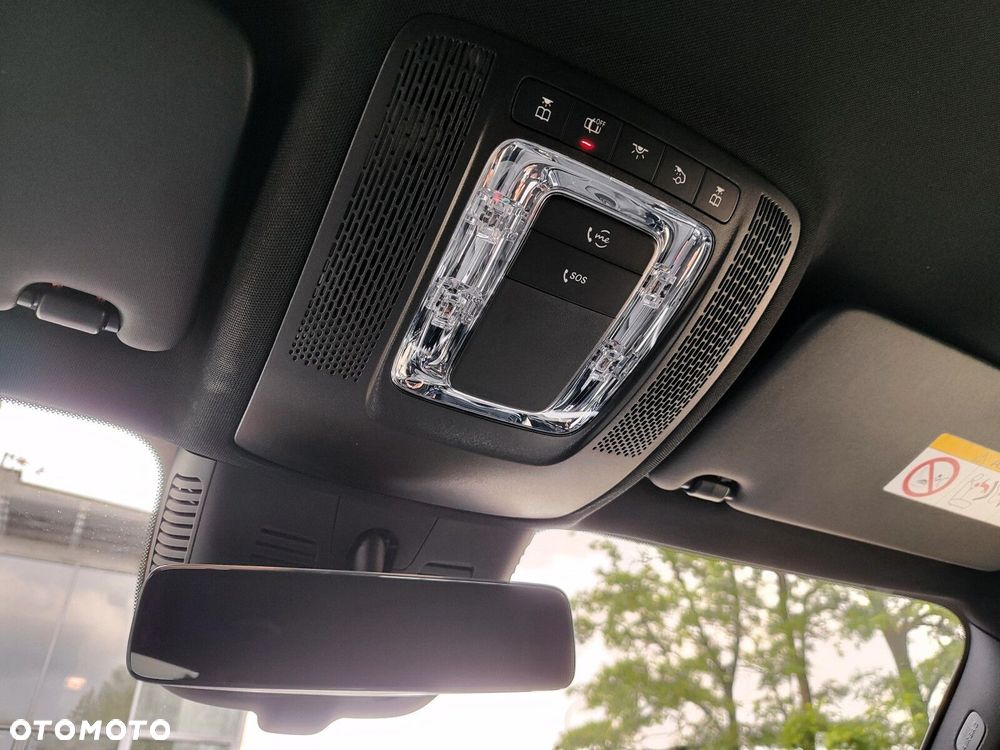 Mercedes-Benz GLB 200 Progressive 7G-DCT - 24