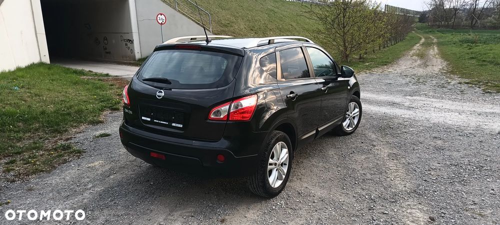Nissan Qashqai 2.0 dCi 4 x 4 DPF tekna - 11