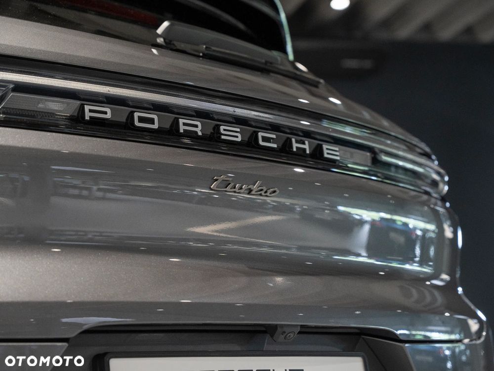 Porsche Cayenne Turbo E-Hybrid PHEV - 18