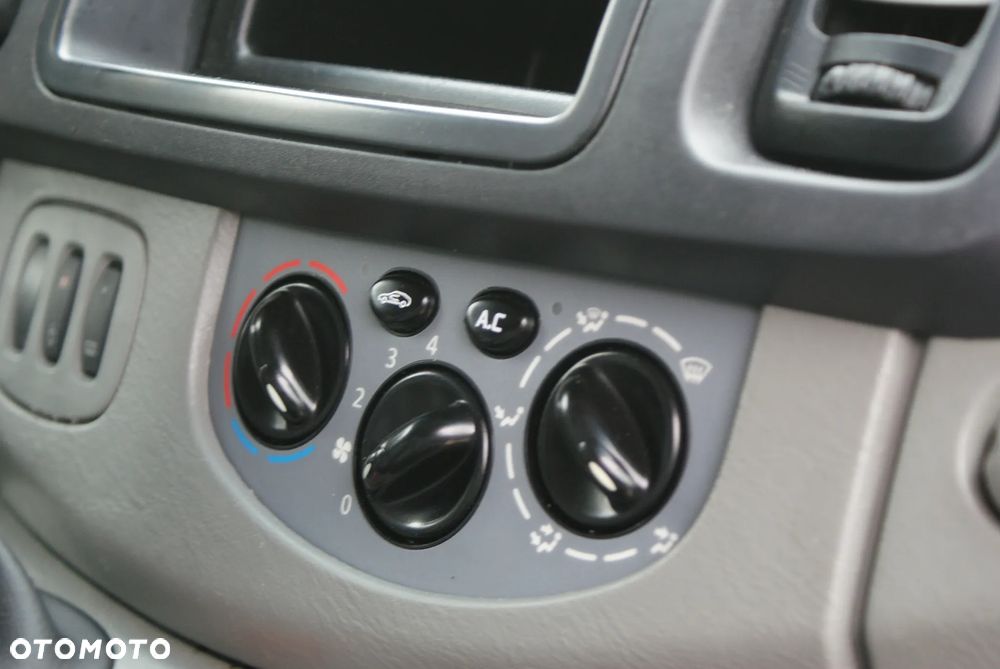 Renault Trafic - 10