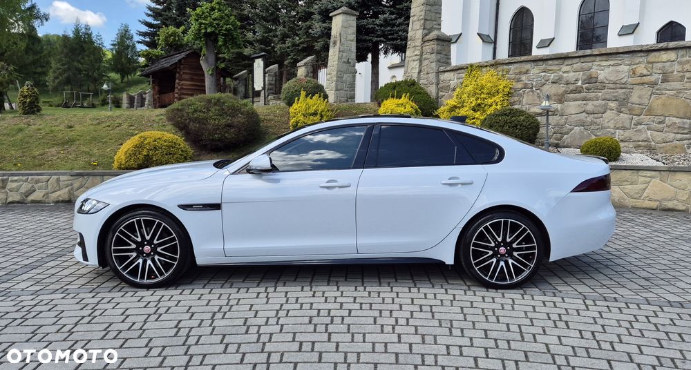 Jaguar XF 3.0 V6 AWD R-Sport - 9