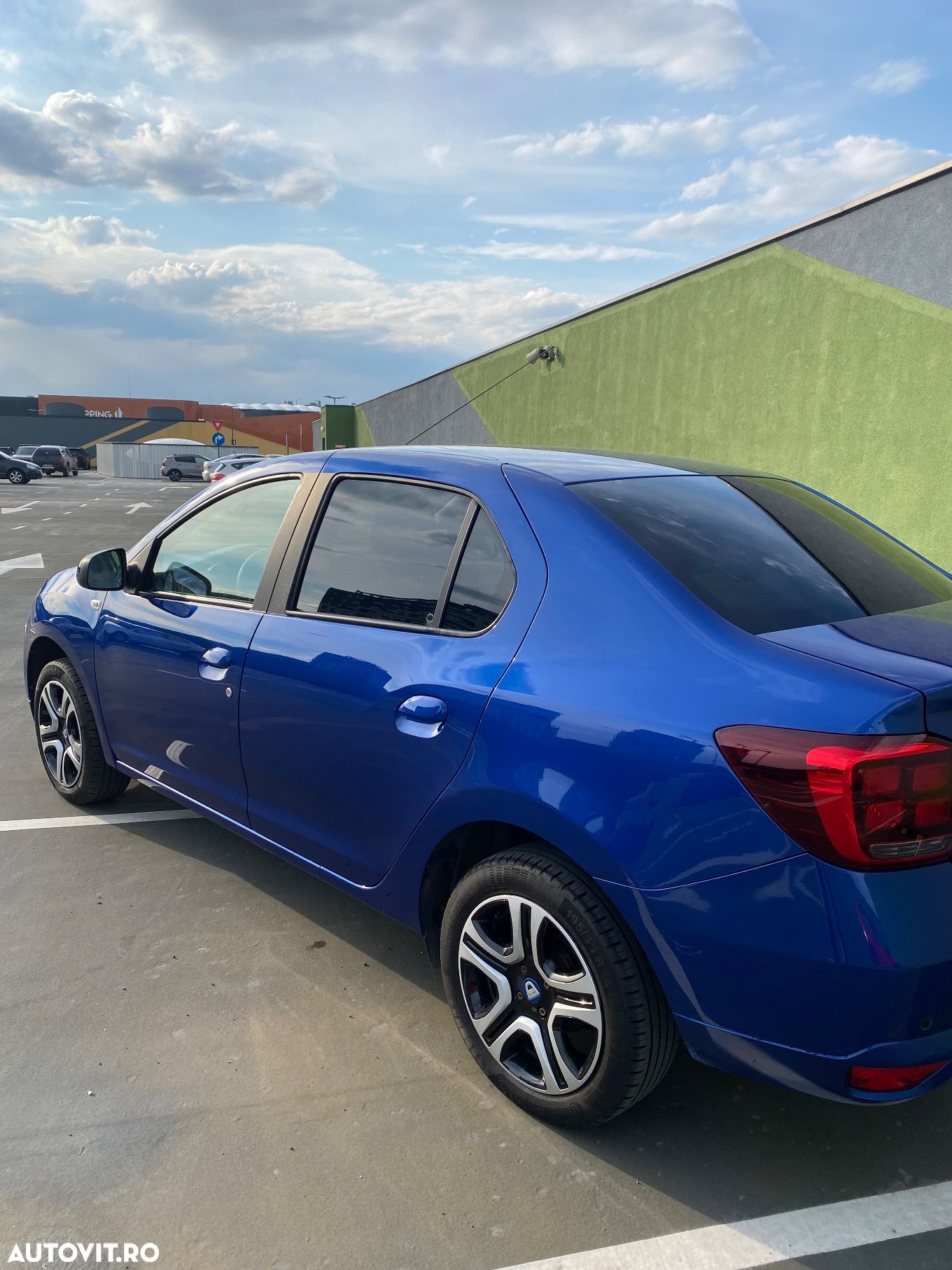 Dacia Logan TCe 90 Essential - 1