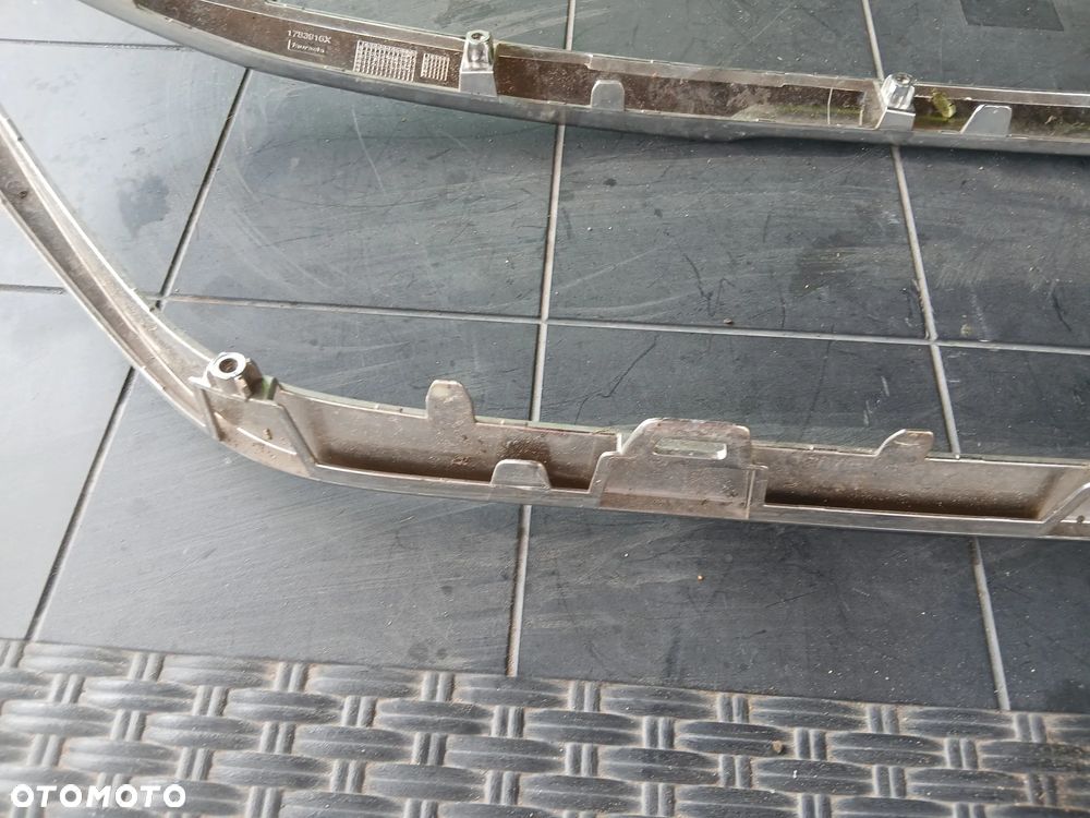 grill atrapa peugeot 2008 lift 9815372577 - 9