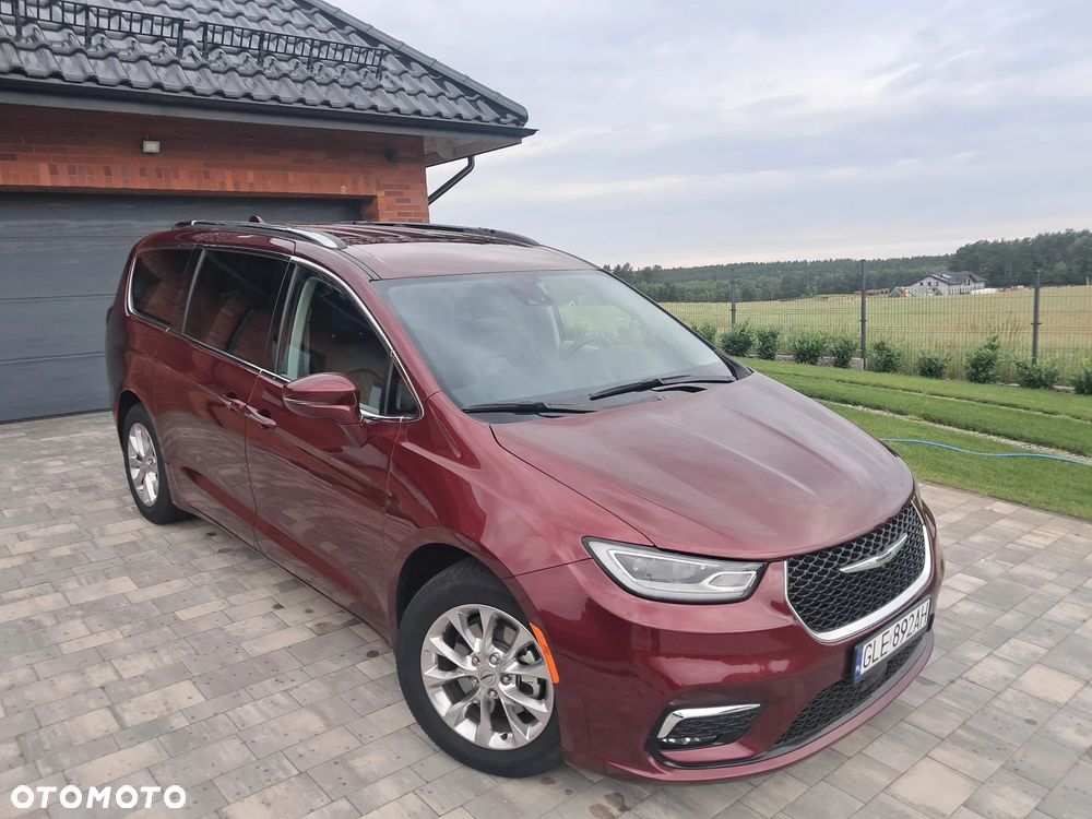 Chrysler Pacifica - 2
