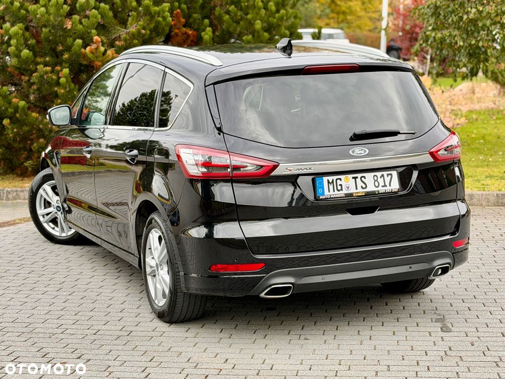 Ford S-Max - 17