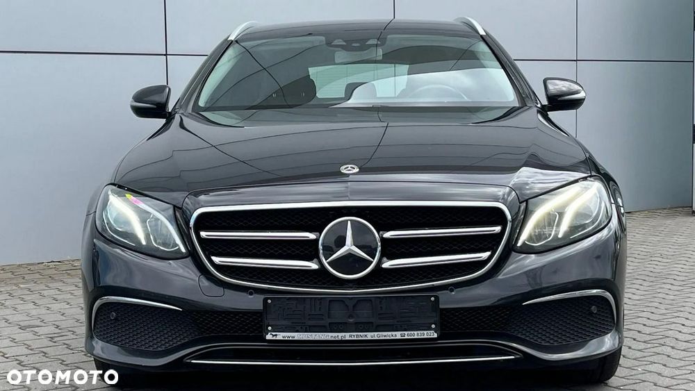Mercedes-Benz Klasa E 220 d 4-Matic 9G-TRONIC - 3