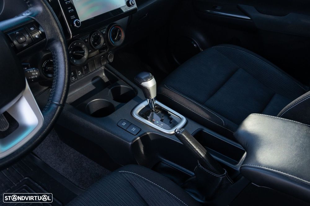 Toyota Hilux 2.4 D-4D 4WD CD Tracker S CA - 15