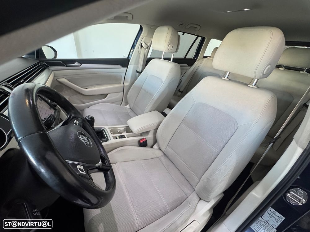 VW Passat 1.6 TDI BlueMotion - 11