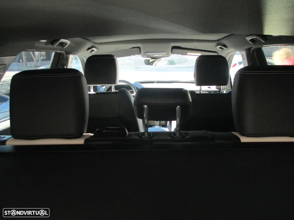 Land Rover Discovery Sport 1.5 I3 P300e AWD R-Dynamic S - 38