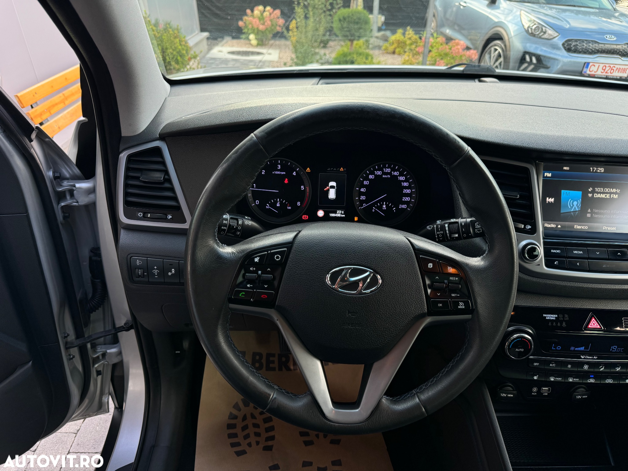 Hyundai Tucson blue 1.7 CRDi 2WD Passion - 8
