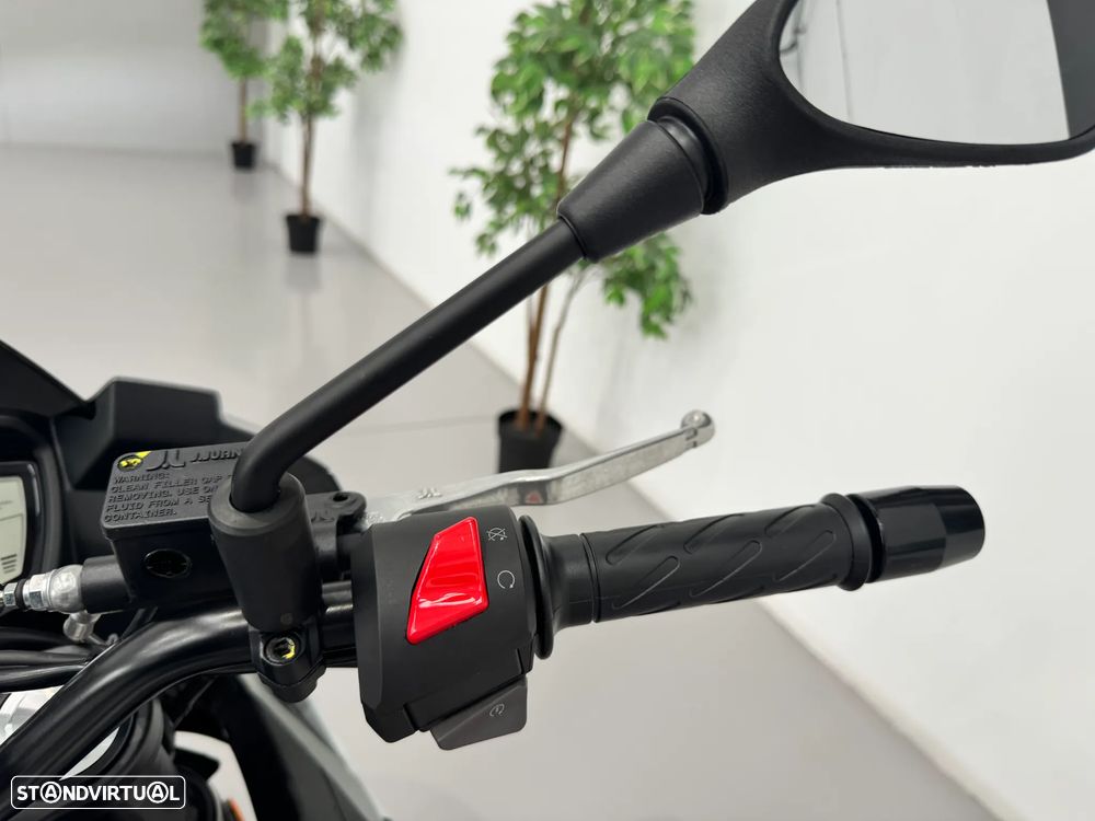 Aprilia Tuono 125 - 13