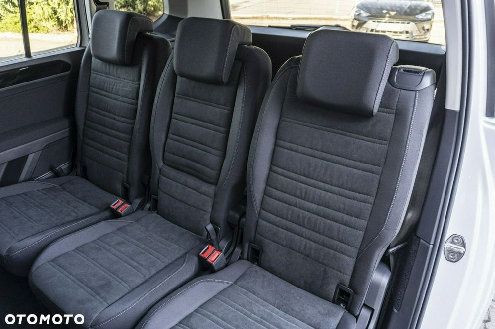 Volkswagen Touran - 17