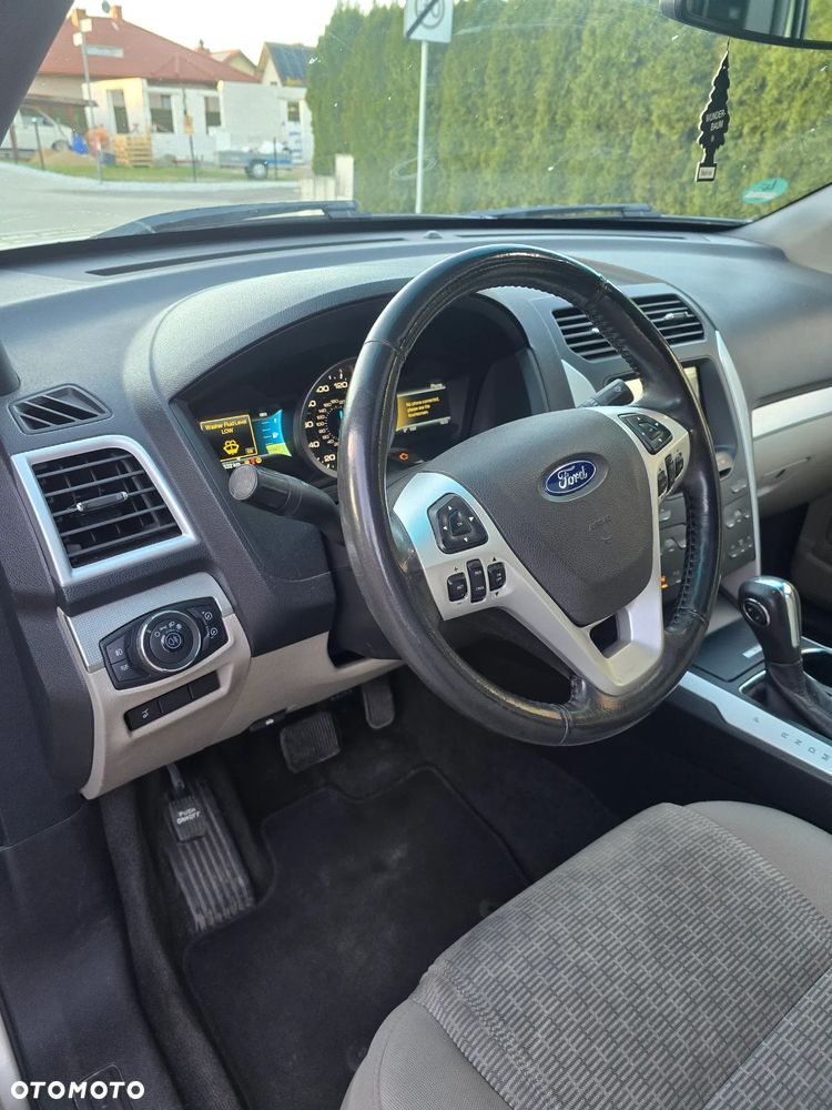 Ford Explorer - 20