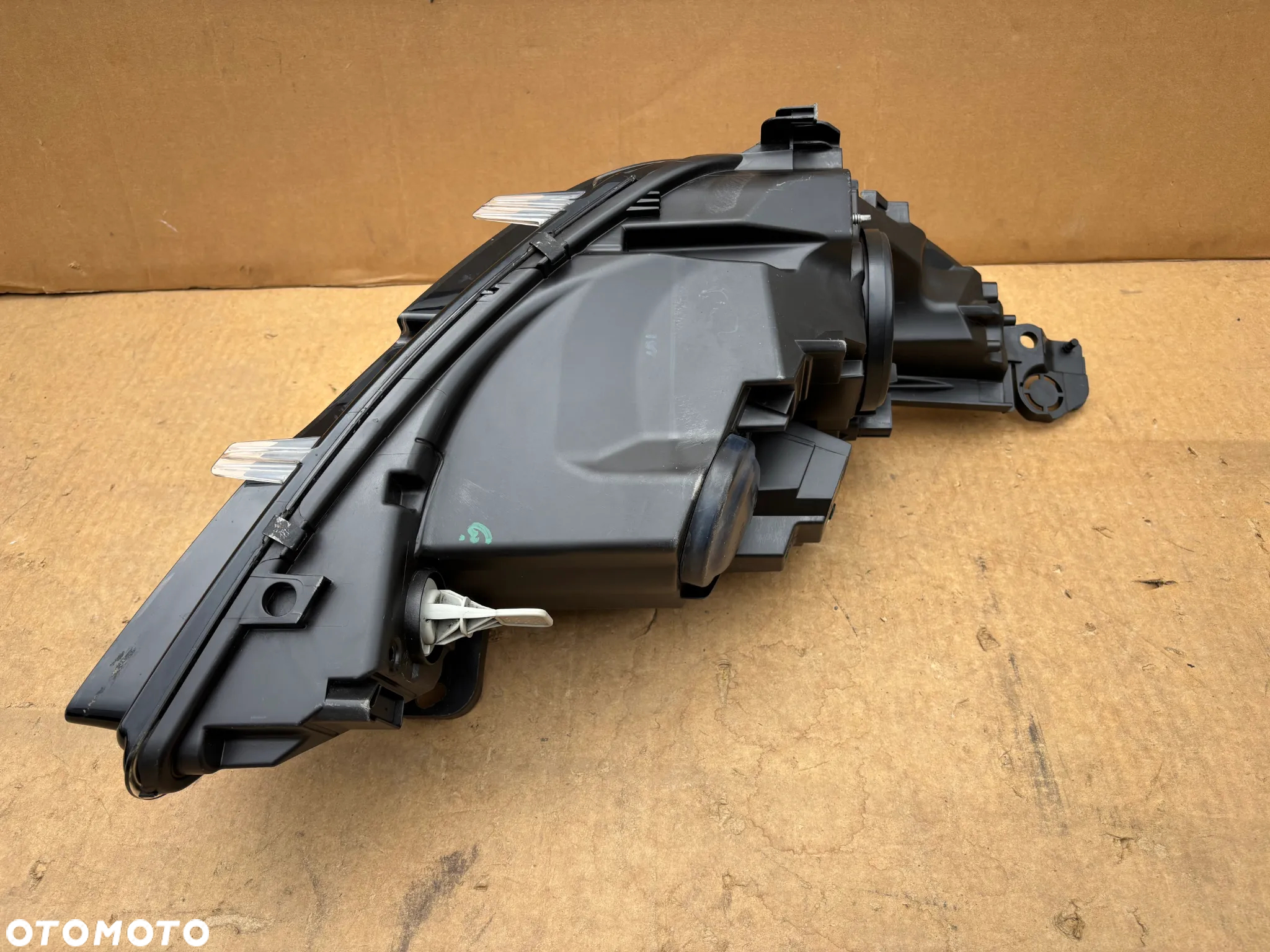 Oryginalna Lampa Przednia Lewa Peugeot 308 II T9 Ładna Zwykła H7 Europejska 9677523080 9677523080-00 14- - 7