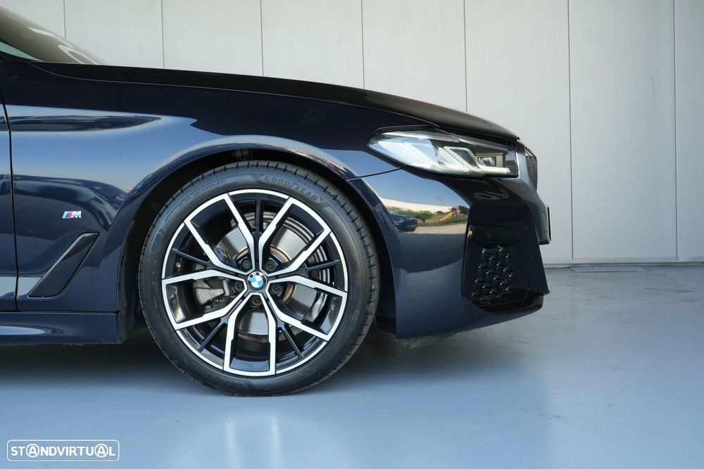BMW 520 d Pack Desportivo M Auto - 31