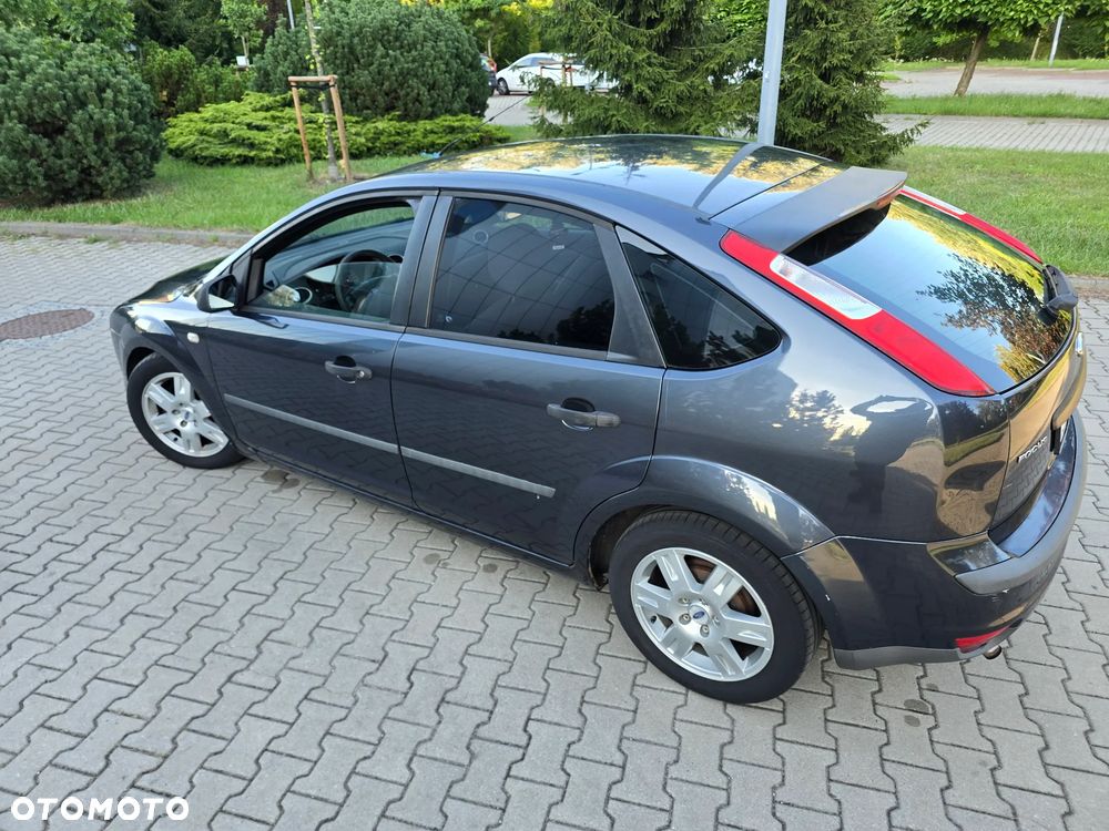 Ford Focus 1.6 Ambiente - 24