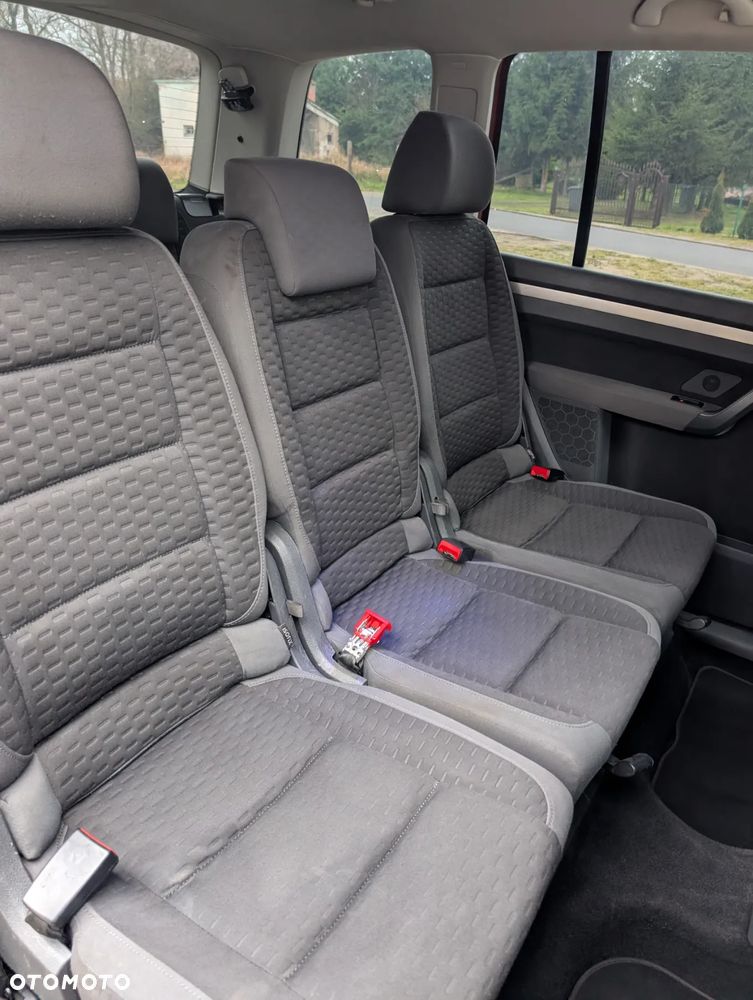 Volkswagen Touran - 21