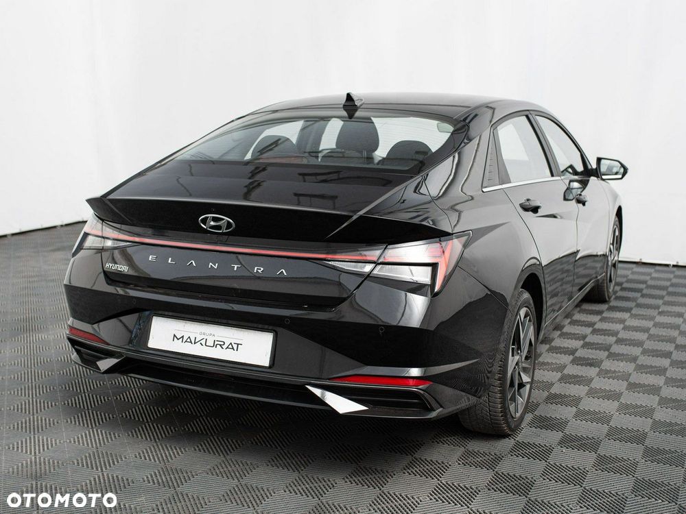 Hyundai Elantra 1.6 Executive CVT - 6