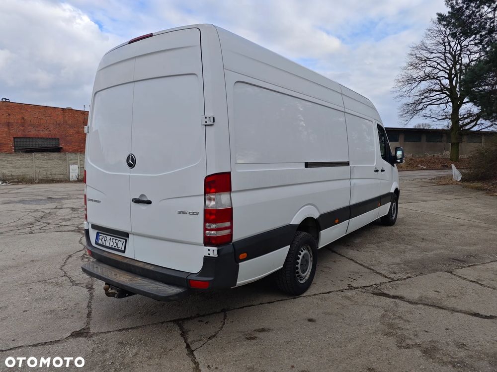 Mercedes-Benz Sprinter - 4