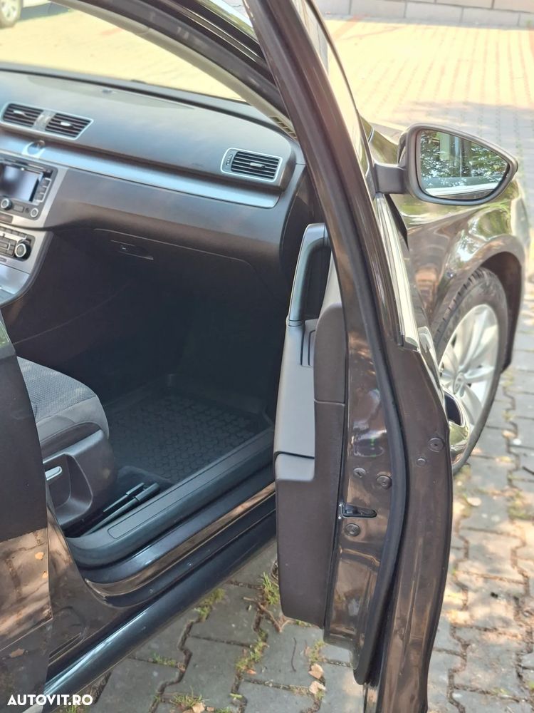 Volkswagen Passat 2.0 TDI Blue TDI Comfortline - 20