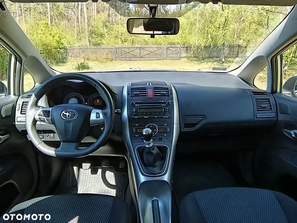 Toyota Auris 1.6 Premium - 9