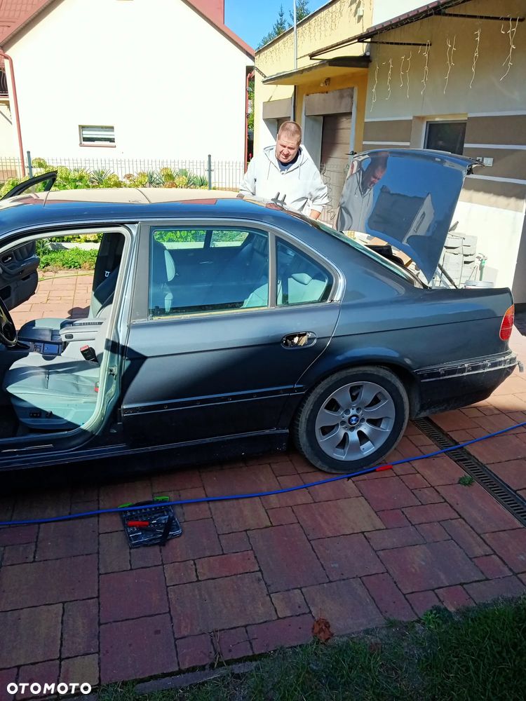 BMW Seria 7 - 13