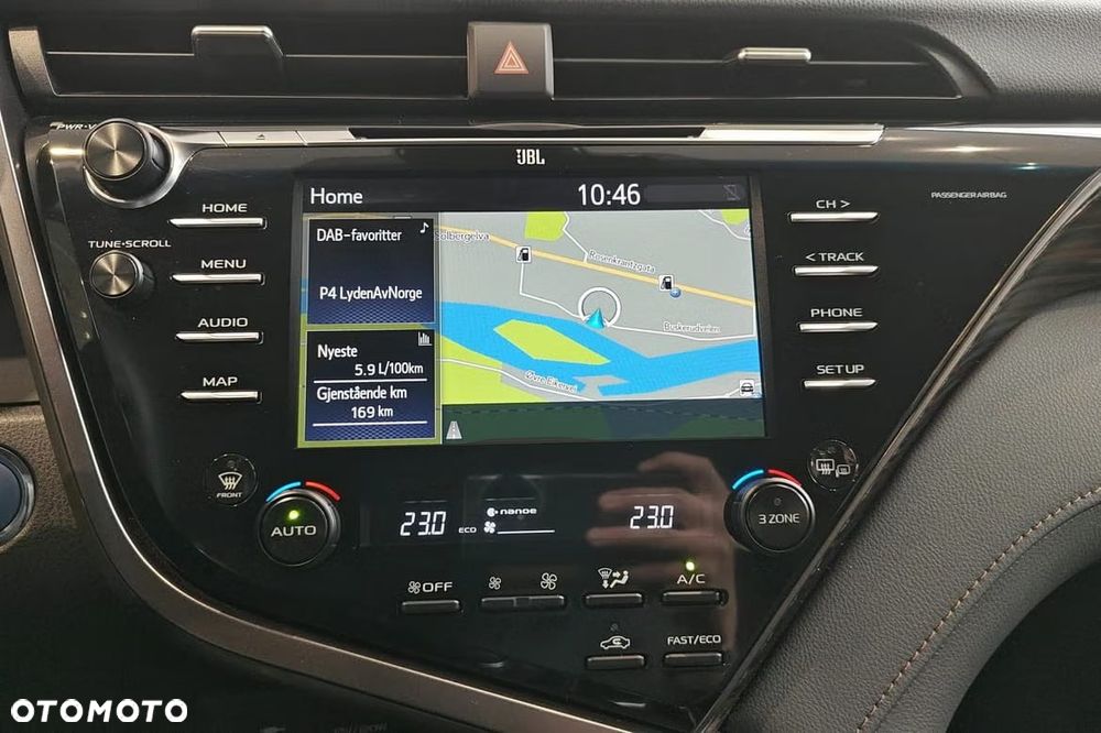 Toyota Camry Executive - 6