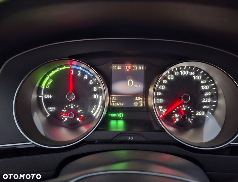 Volkswagen Passat - 28