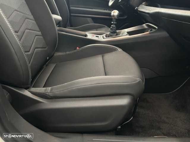 Jeep Avenger 1.2 GSE T3 Altitude - 28