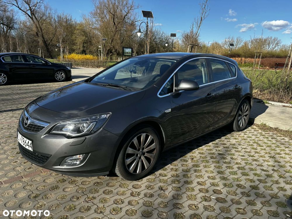 Opel Astra 1.4 T Enjoy S&S - 10