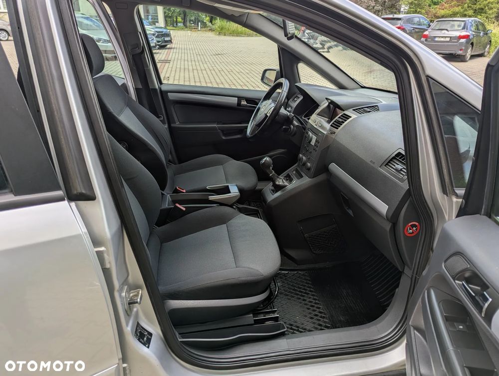 Opel Zafira 1.9 CDTI Sport - 34
