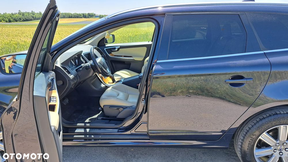 Volvo XC 60 D3 Drive-E Momentum - 11