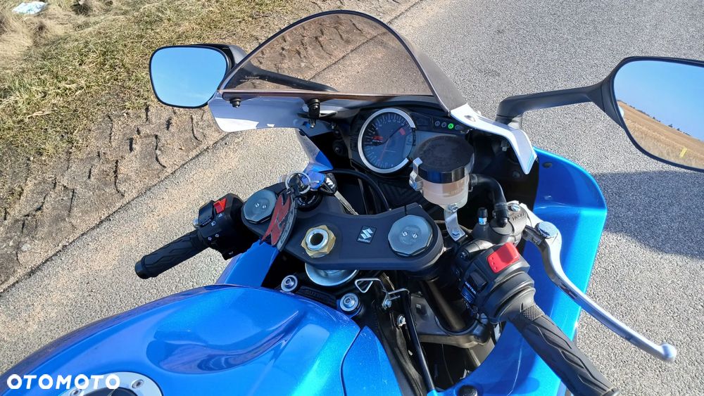 Suzuki GSX-R - 15